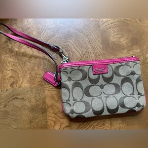 Coach-Corner Zip Wristlet -Fabric